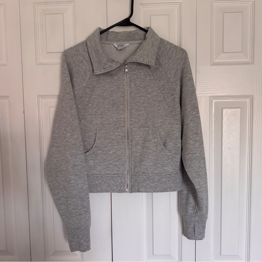 Danskin Cropped Zip-Up